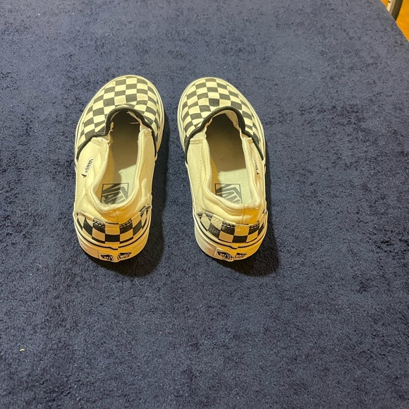 Classic black & white checkered Vans!  Size 5 1/2! - Picture 2 of 5